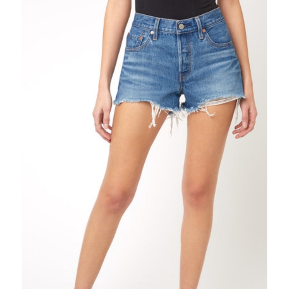 Levi's 501 high waist cut off shorts W25